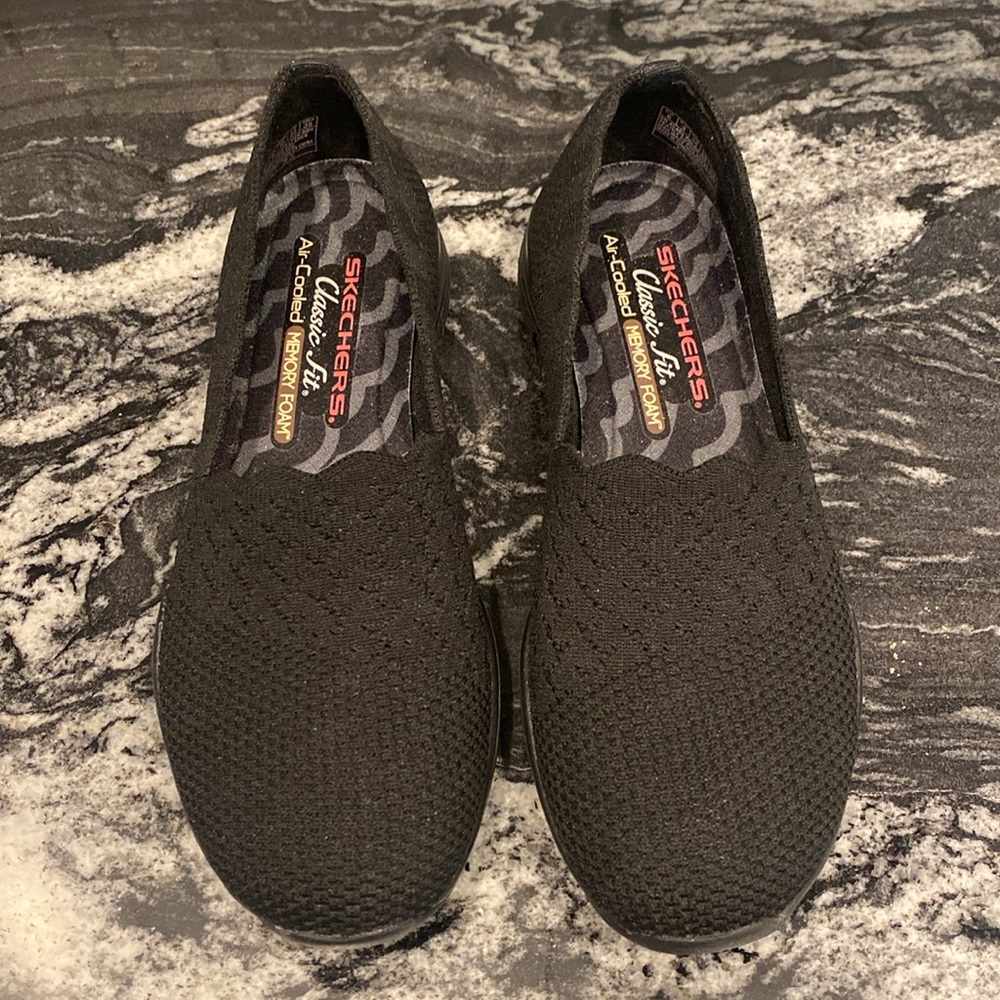 Skechers Seager Scallop Slip-on Sneakers